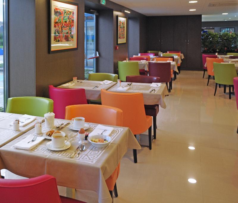 Roi Soleil Prestige Strasbourg Hotell Schiltigheim Exteriör bild